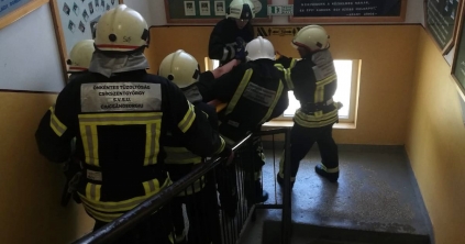 Földrengés-szimuláció az iskolában