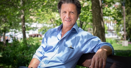 Háttértámogatás, fejlődés és kapcsolatépítés