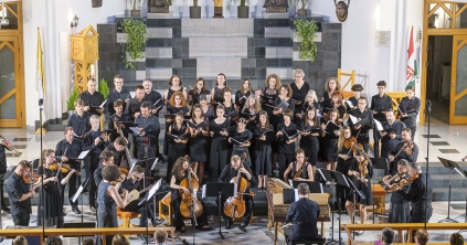 Tartalmas hetet zártak