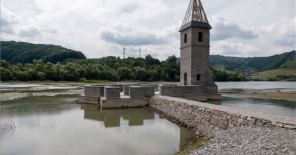 Felszentelték a kommunizmusban elárasztott Bözödújfalu újjáépített templomát