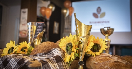 A kenyér eledel és kapocs is az emberek között