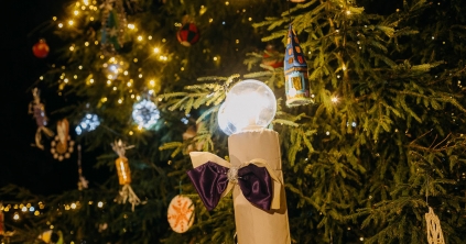 A hit hegyeket mozgat meg