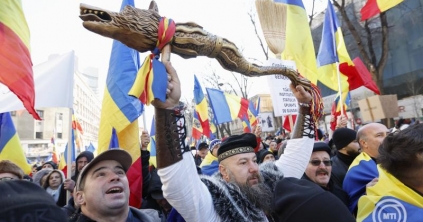 Az eredmény érvénytelenítése ellen tüntetett Bukarestben az AUR