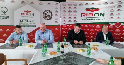 Kertészeti konferencia, metszőtanfolyam és ribizliborverseny