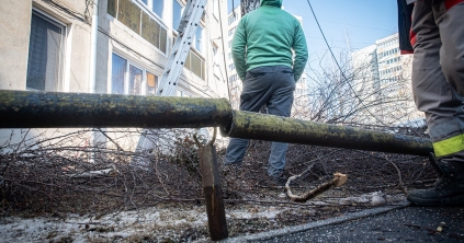Eltört egy gázvezeték fametszés miatt a csíkszeredai Lendület sétányon