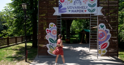 Várostörténettől a gyermeknevelésig