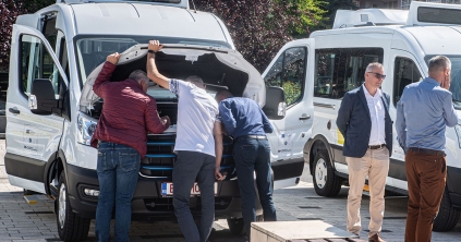 Átadták az elektromos buszokat a helyi önkormányzatoknak