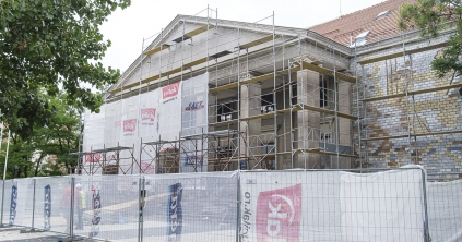 Bérletek nélkül, új helyszíneken a Játékszín