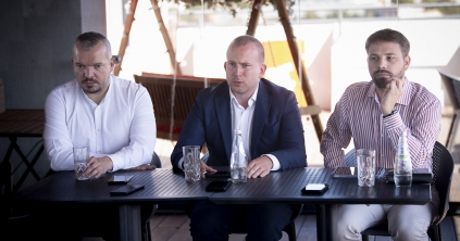 Stabil ágazatok a kötélen táncoló gazdaságban