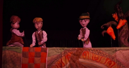 Szalonnafa bábokkal