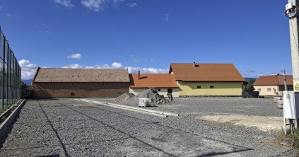 Új közösségi tér születőben Csíkszenttamáson