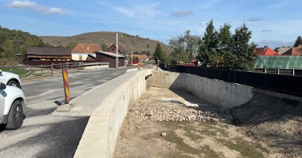 Az utolsó simításokat végzik a kászonjakabfalvi hídnál