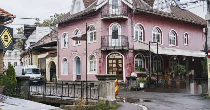 Bontják a Vár utcai hidat, hogy újjáépítsék