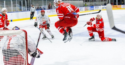 Nagyüzem a hokipályákon