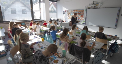 Új alapokon, új fedél alatt