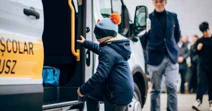 Új iskolabusz közösségi összefogással