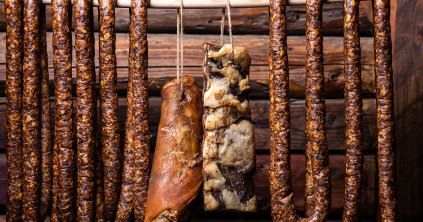 A hagyományok esete a törvényekkel