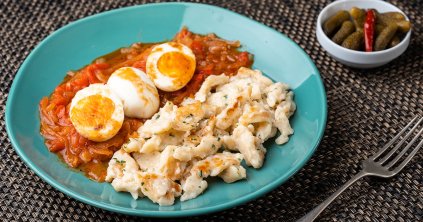 Tojáspörkölt nokedlivel