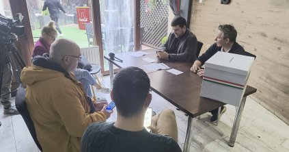 Mozgóurnával gyűjtik a szavazatokat