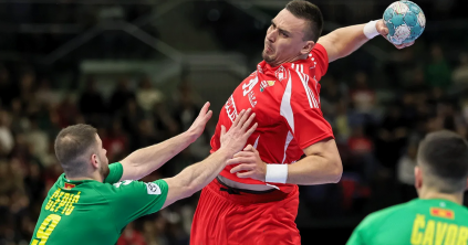 Érvágás itt is, ott is