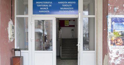 Még 3300 munkakönyv várja a tulajdonosát