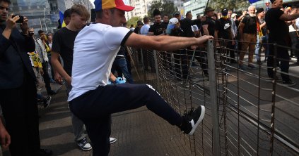 Erőszakba torkollott a bukaresti tüntetés