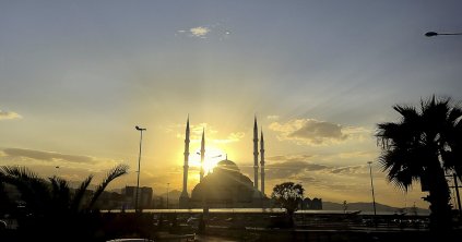 Perzsia és ellentéte