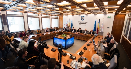 Úszó hulladékoknak telepítenek szűrőrendszereket Szatmár megyében