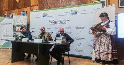 Kiegészítő nézőpontok