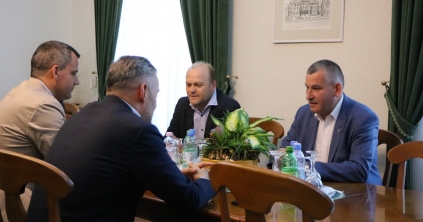 Válságtervet kér Antal Gálfitól