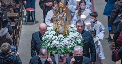 Ünnepélyes Mária-köszöntő Csíksomlyón