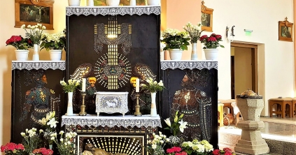 Legények őrzik a szent sírt Lövétén