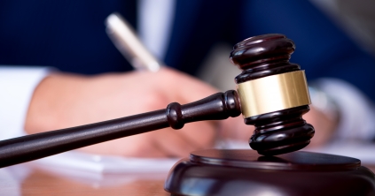 Emelik a bírák és az ügyészek fizetését