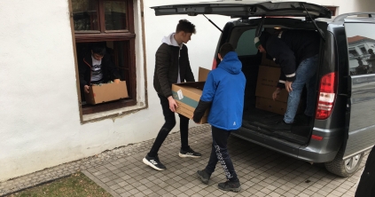 Az udvarhelyi Refi is segít