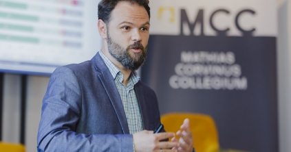 Világmentő vagy céltalan generáció? – Kárpát-medencei magyar fiatalokról az MCC nyílt előadásán