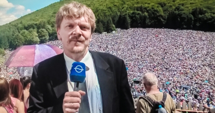 Harminc éve közvetíti a csíksomlyói búcsút a Duna TV – beszélgetés Barlay Tamás szerkesztővel