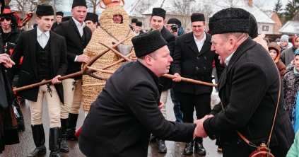 Farsang a Kászonokban: nehéz időkben a bikavásár sem egyszerű