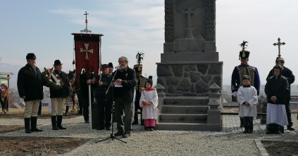 Kettős ünnep Gyergyóremetén: kőbe vésett jelképeink
