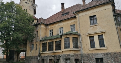 Tatarozzák az Urmánczy-kastélyt