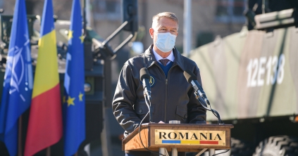 Johannis a NATO-tagállamok egy struktúrába tömörülését javasolja